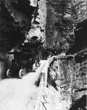Les Gorges de la Bourne, transport de bois 1900