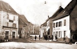 La Bâtie Montgascon, centre ville 1910