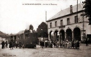 Arrivée du Tramway, La Bâtie Montgascon 1910