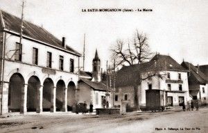 La Mairie de La Bâtie Montgascon 1910