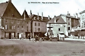 La Tour du Pin, la place de la Sous-Préfecture 1910