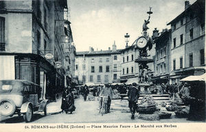 Romans-sur-Isere, Place Maurice Faure, le Marché aux Herbes 1910