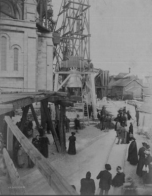 arrivée de la grosse cloche à la Basilique du Sacré Coeur 1895