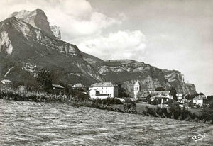 Saint-Ismier, centre village et église romane du 17e 1930