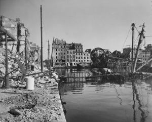 Ruines du port de Toulon en 1944 1944