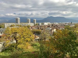 Vue sur Grenoble et les 3 tours 2017