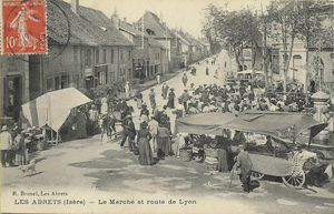 LES ABRETS, le Marché et route de Lyon 1900