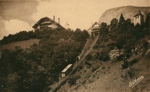 SAINT-HILAIRE-DU-TOUVET (1000 m.) Arrivée du Funiculaire - Le Chalet, l'Eglise et la Dent de Crolles 1925