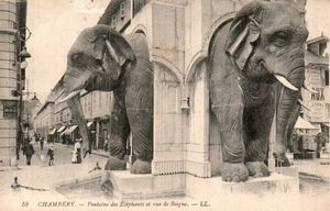 CHAMBERY : FONTAINE DES ELEPHANTS ET RUE DE BOIGNE 1900