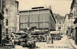 Hyeres, la place du Marché, place Massillon 1900