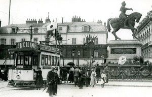 Tramway sur la place du Martroi, Orléans 1917 1917