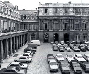 Parking dans la cour du Palais Royal, 1980 1980