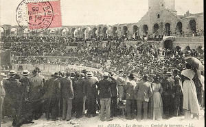 Les Arènes d'Arles, combat de taureaux 1905