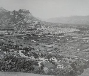 Vue sur Grenoble et les champs en 1929 1929
