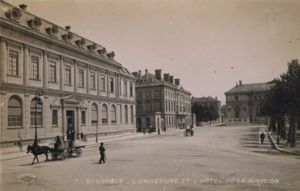 L'Université et l'Hôtel de la Division, place de Verdun 1900