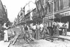 Le tramway tire sa révérence et les rails sont arrachés sur l'avenue Félix Viallet 1952