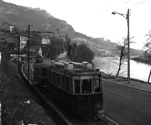 Le dernier tramway pour La Monta (Saint-Egrève - banlieue Nord de Grenoble) 1951