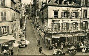 Vue depuis la rue des Abbesses avec la terrasse du Nazir 1957