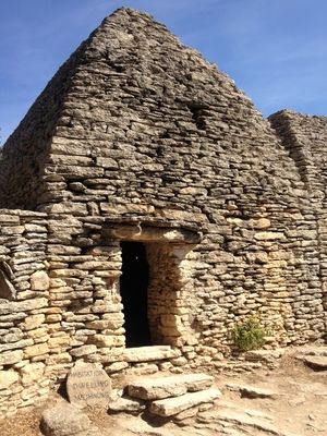 Le village des bories, anciennes cabanes en pierre sèche à vocation agricole 2016
