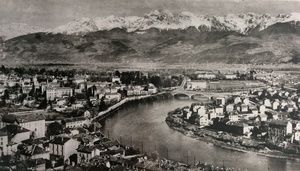 Grenoble, vue sur la Tronche, l'Ile Verte et les Alpes 1950