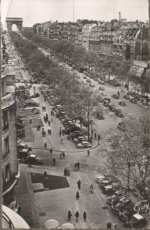 Ambiance des Champs Elysées dans les années 50 1950