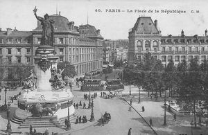 Ambiance sur la place de la République 1900