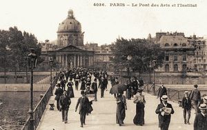 Sur le pont des Arts 1900