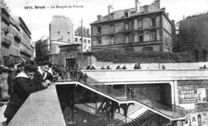 Depuis le Pont National, départ de la rue de Siam et la Banque de France 1910