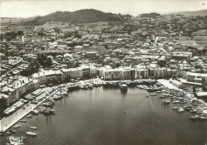 Vue générale du port de St Tropez 1955
