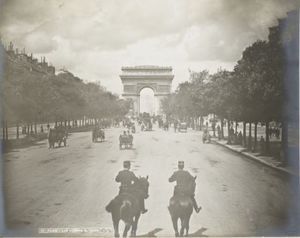 Les Champs Elysées, fin XIXe siècle 1890