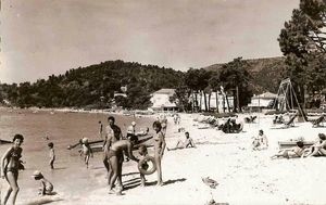 Cavalière, un coin de la plage en été 1960