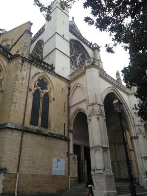 entrée de la cathédrale St Marie de Bayonne  2016