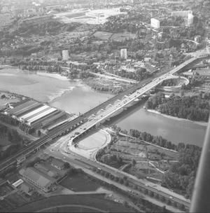 Vue aérienne Caluire et le pont Raymond Point Carré 1969