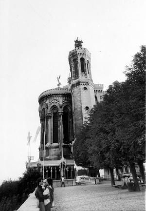 Notre-Dame de Fourvière vue de l'esplanade 1987
